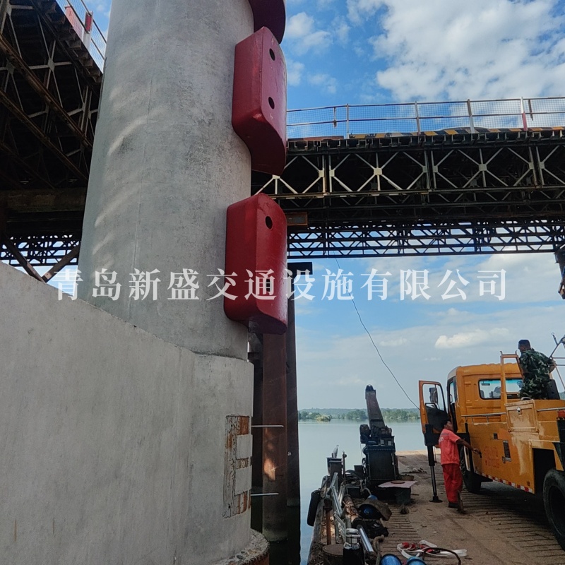 专业定制桥梁防撞设施(图1)